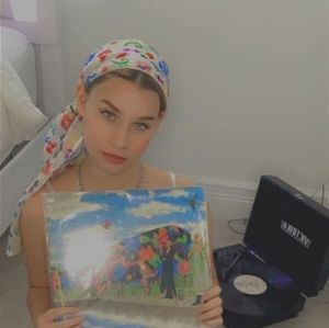 Meet your Posher, Mirabella